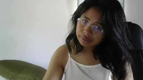 liora online show from March 31, 4:35 am