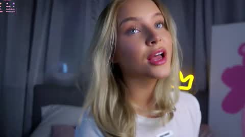 Amelia online show from December 16, 1:13 am