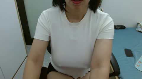 lisa_1011 online show from July 19, 10:23 pm