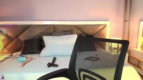 Lisa online show from November 8, 3:37 pm