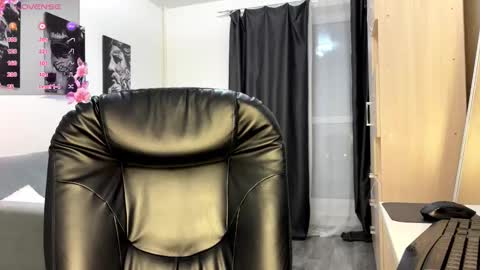 Lisa online show from October 30, 2:39 pm