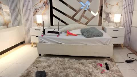 lisa_sweetas online show from April 18, 2:24 am