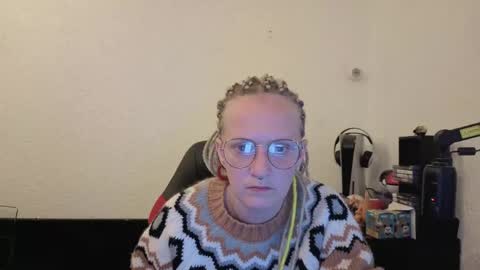 Lisa and Thomas online show from April 16, 3:39 am