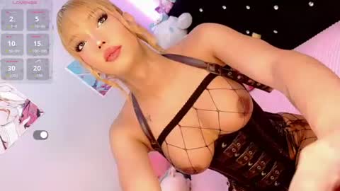 lisahadidd online show from June 14, 12:29 pm