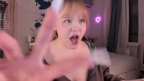 -Lisa- Help me to reach 100 thumbs up3 online show from December 22, 9:42 pm