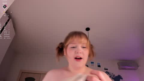 -Lisa- Help me to reach 100 thumbs up3 online show from December 28, 3:26 pm