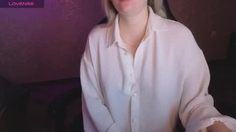 Anna online show from May 22, 1:01 am