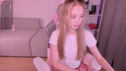 Snapshot of lissa__fox chatting on October 14, 12:30 pm lissa online show from October 14, 12:30 pm