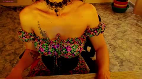 Liss online show from November 3, 3:57 pm