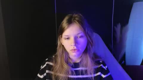 Snapshot of litabrom chatting on October 15, 7:53 am Lena online show from October 15, 7:53 am