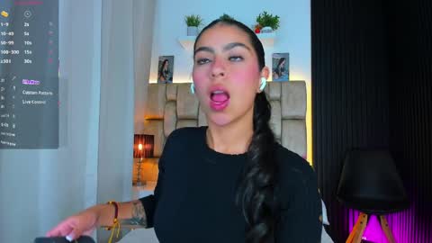 Sophie ---- connected from 1400 to 2100 Colombia time online show from April 5, 8:28 pm