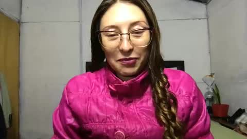 Snapshot of little_devil_diablita90 chatting on October 5, 1:47 am Diablita online show from October 5, 1:47 am