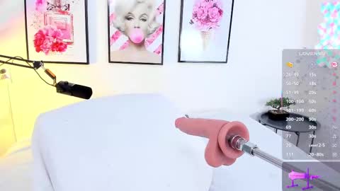 little_ivonne online show from November 21, 9:35 pm