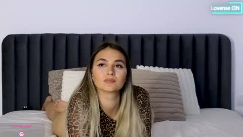 littleblondbunny online show from May 5, 10:15 pm