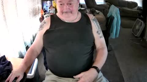 Littled83057 online show from June 12, 7:13 pm