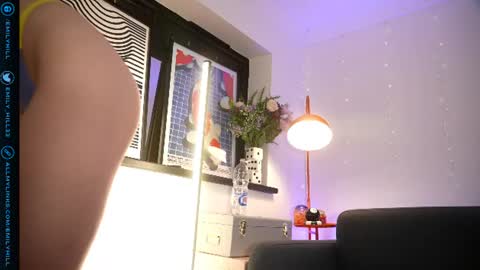 Emily Hill online show from July 28, 9:36 pm