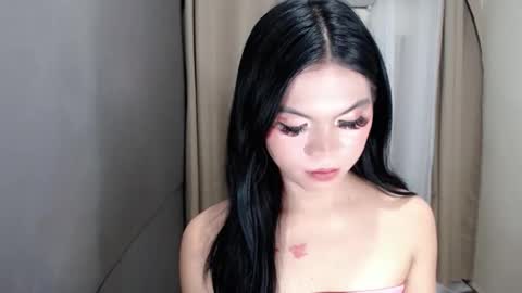 littlelace_ online show from May 25, 12:28 am