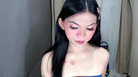 littlelace_ online show from May 7, 1:23 am