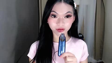 littlelace_ online show from May 27, 1:57 am