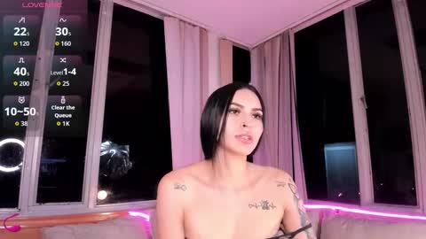 Snapshot of littlelinda_ chatting on October 12, 1:42 am littlelinda online show from October 12, 1:42 am