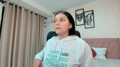 Sarahs Room online show from March 9, 2:16 am