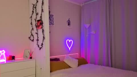 Bella online show from November 8, 5:32 am