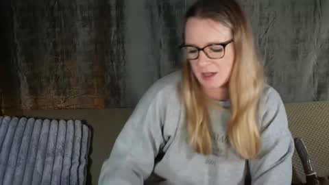 littleprincess92 online show from February 12, 11:20 pm