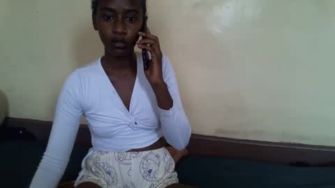 littlesandie online show from March 7, 12:45 pm