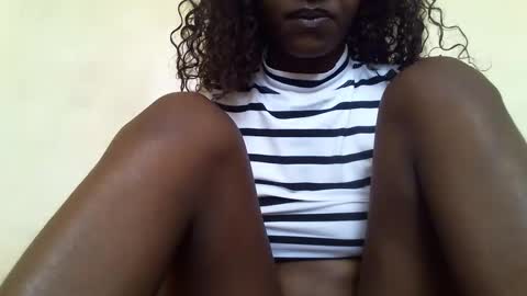 littlesandie online show from September 15, 7:32 am