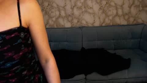 liviashy online show from April 1, 1:41 pm