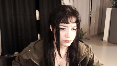 Elizabeth online show from February 4, 7:12 am