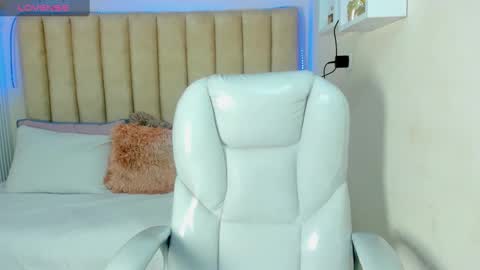 Snapshot of liz_bohemia chatting on February 25, 10:42 pm LIZ online show from February 25, 10:42 pm