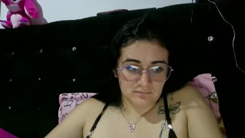 lizz kinsley online show from November 4, 4:25 am