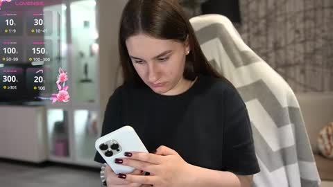 Snapshot of lizzi_fox chatting on December 4, 2:25 am Lizi-Fox online show from December 4, 2:25 am