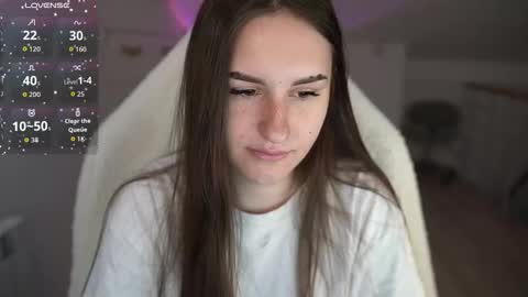 Snapshot of lizzi_fox chatting on October 2, 8:24 am Lizi-Fox online show from October 2, 8:24 am