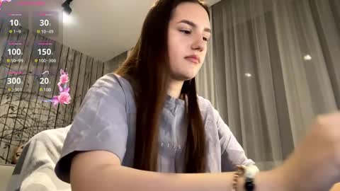 Snapshot of lizzi_fox chatting on December 6, 2:51 am Lizi-Fox online show from December 6, 2:51 am