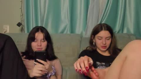 lizzi_muur online show from January 20, 2:46 pm