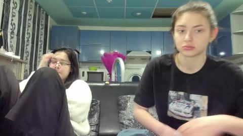 lizzi_muur online show from March 6, 5:00 pm