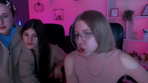 lizzie_boom online show from February 5, 8:45 pm