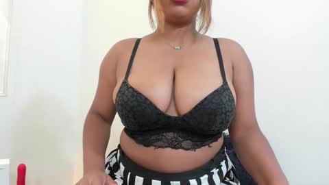 lizzie_williamss online show from December 17, 3:24 am