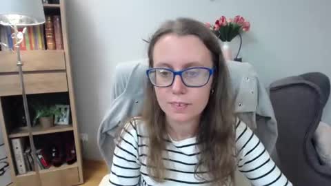 Lizzy online show from June 10, 4:56 am