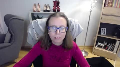 Snapshot of lizzy_sparkle chatting on October 22, 4:59 am Lizzy online show from October 22, 4:59 am