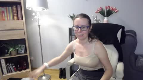 Lizzy online show from March 18, 6:30 am