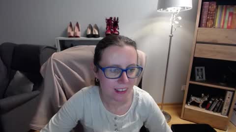 Snapshot of lizzy_sparkle chatting on October 13, 4:36 am Lizzy online show from October 13, 4:36 am