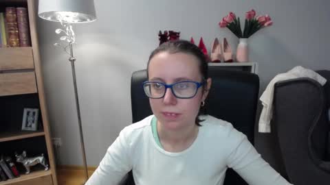 Lizzy online show from December 23, 5:35 am