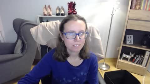 Snapshot of lizzy_sparkle chatting on October 16, 5:07 am Lizzy online show from October 16, 5:07 am