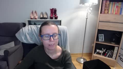 Snapshot of lizzy_sparkle chatting on October 21, 4:50 am Lizzy online show from October 21, 4:50 am