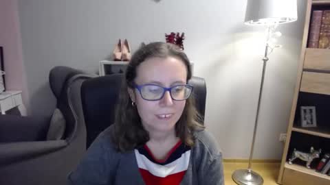 Snapshot of lizzy_sparkle chatting on October 10, 5:35 am Lizzy online show from October 10, 5:35 am