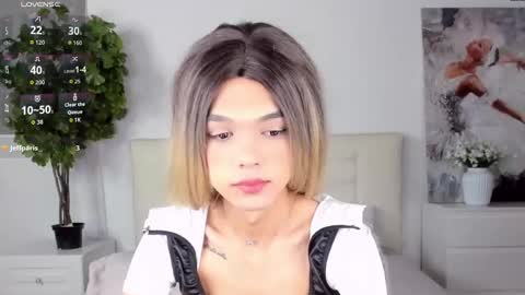 lizzydelrey online show from April 10, 10:25 pm