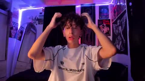 locke_bl online show from August 2, 12:56 am